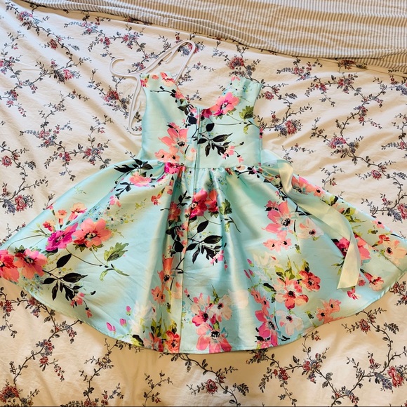 Girls party dress - Picture 2 of 10